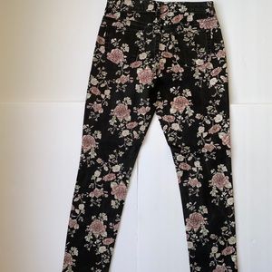 NWOT ARIZONA GIRL’S BLACK FLORAL SKINNY …